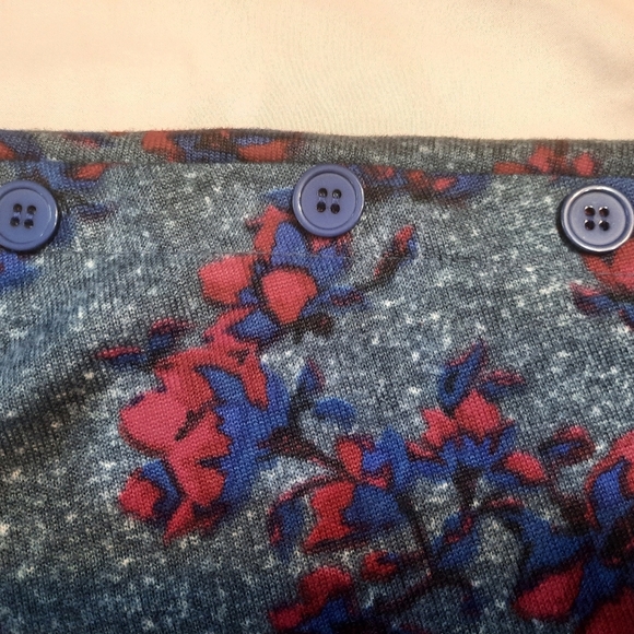 3/$10 NWT lightweight sweater size 2xl - Picture 3 of 3